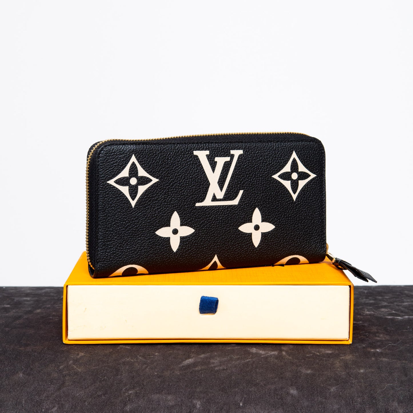 Louis Vuitton Black And Beige Zippy Wallet
