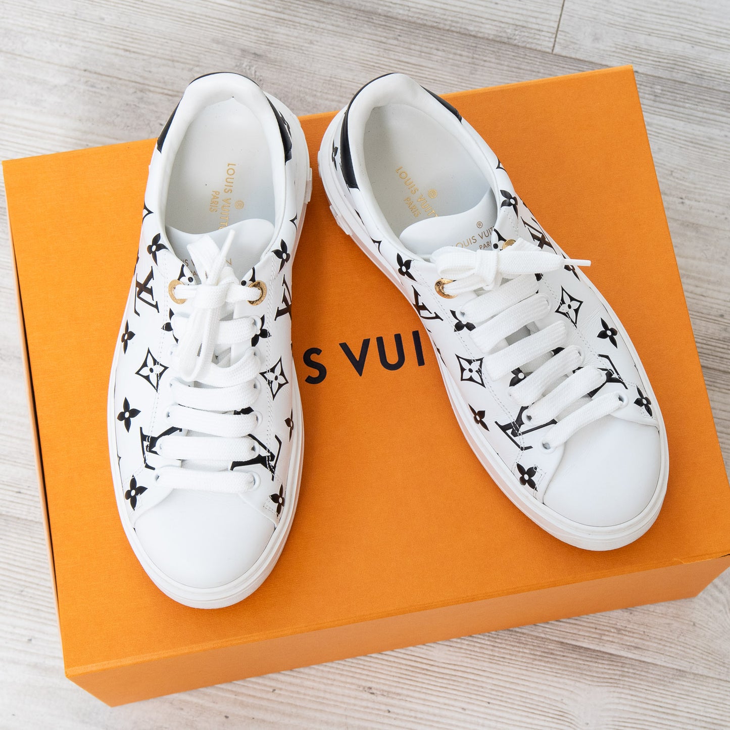 Louis Vuitton White Leather Time Out Trainers Black Monogram Size 39
