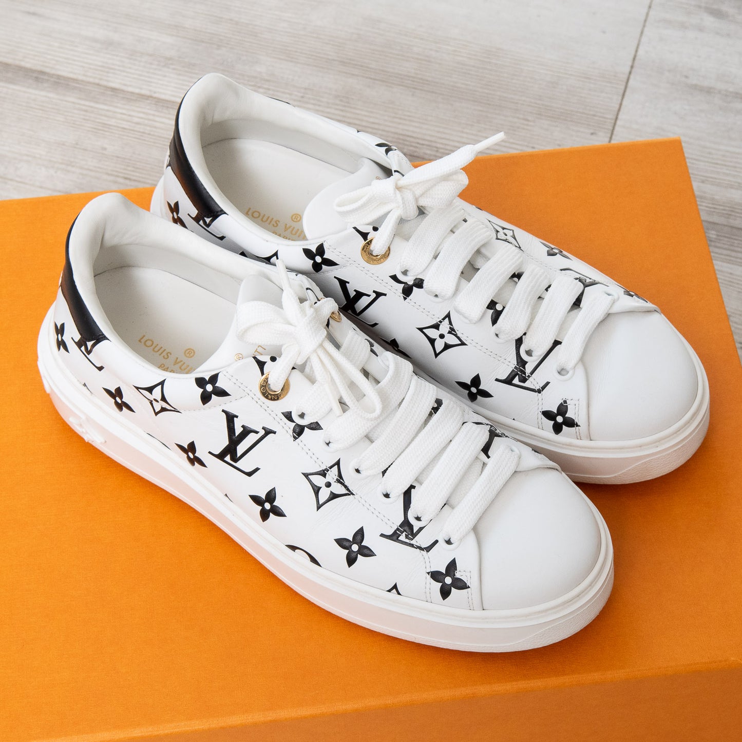 Louis Vuitton White Leather Time Out Trainers Black Monogram Size 39