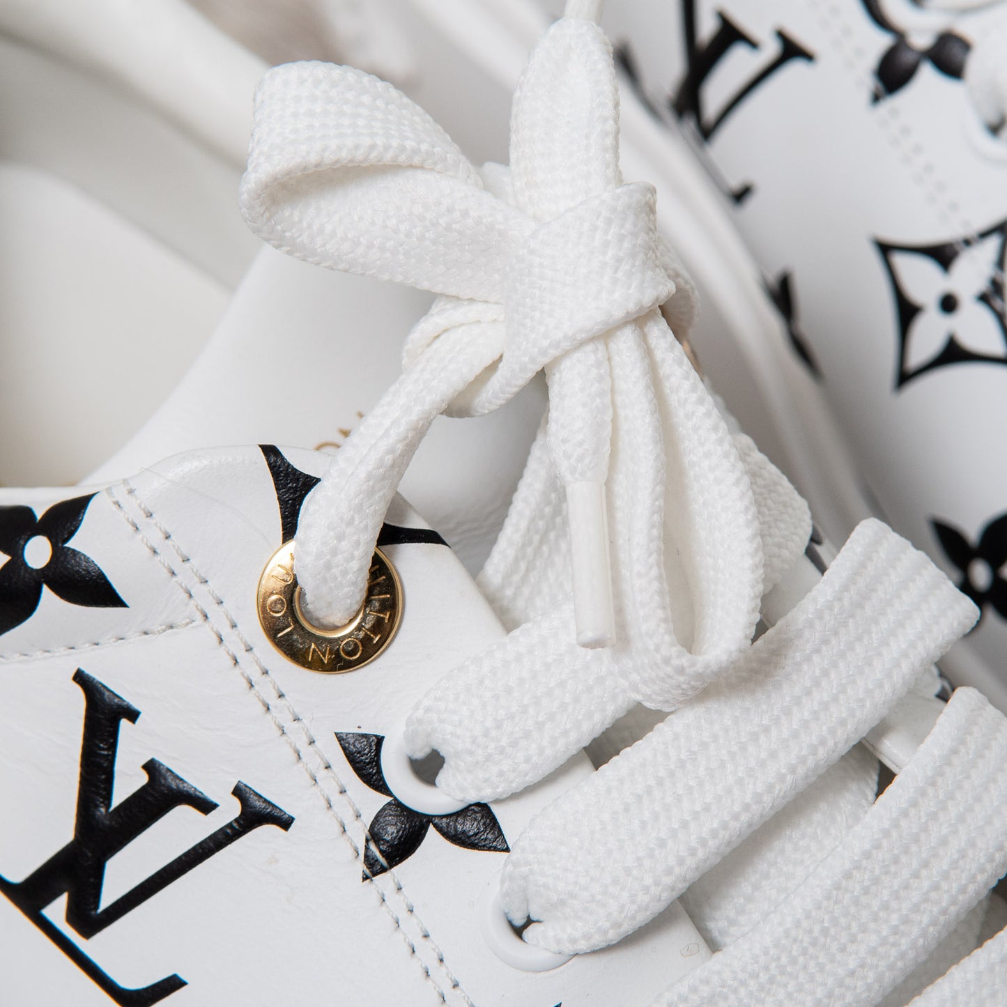 Louis Vuitton White Leather Time Out Trainers Black Monogram Size 39