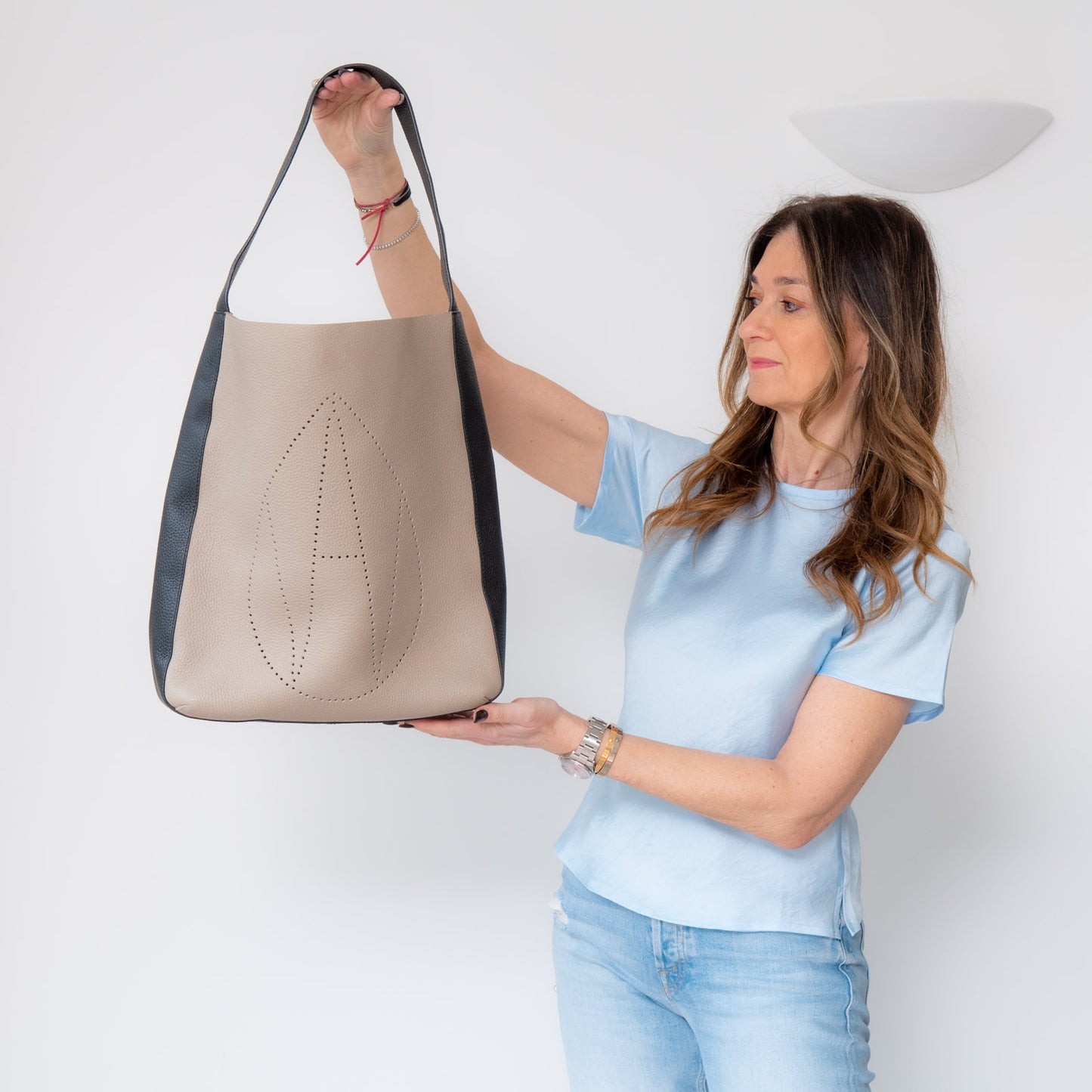 Amanda Wakeley Beige And Black Leather Hobo Bag