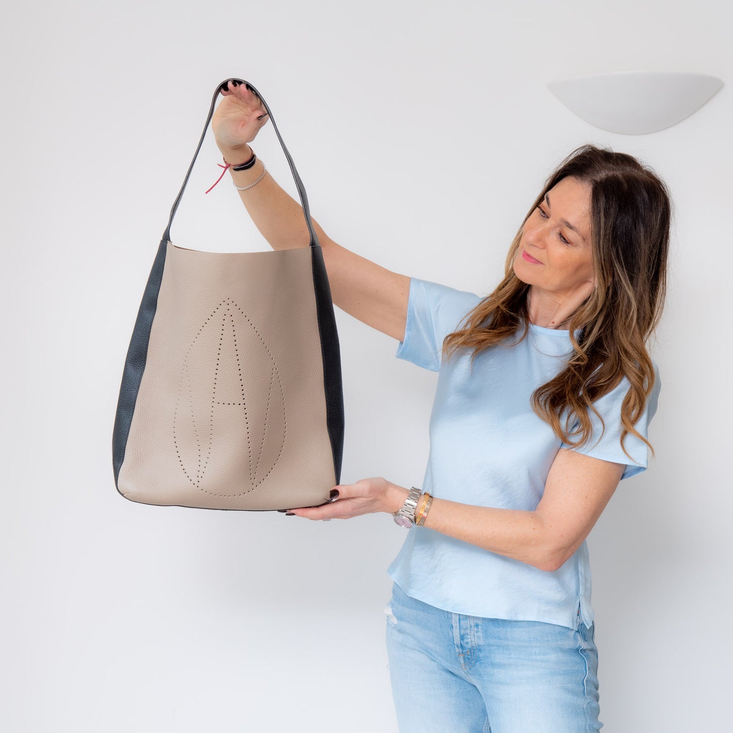 Amanda Wakeley Beige And Black Leather Hobo Bag