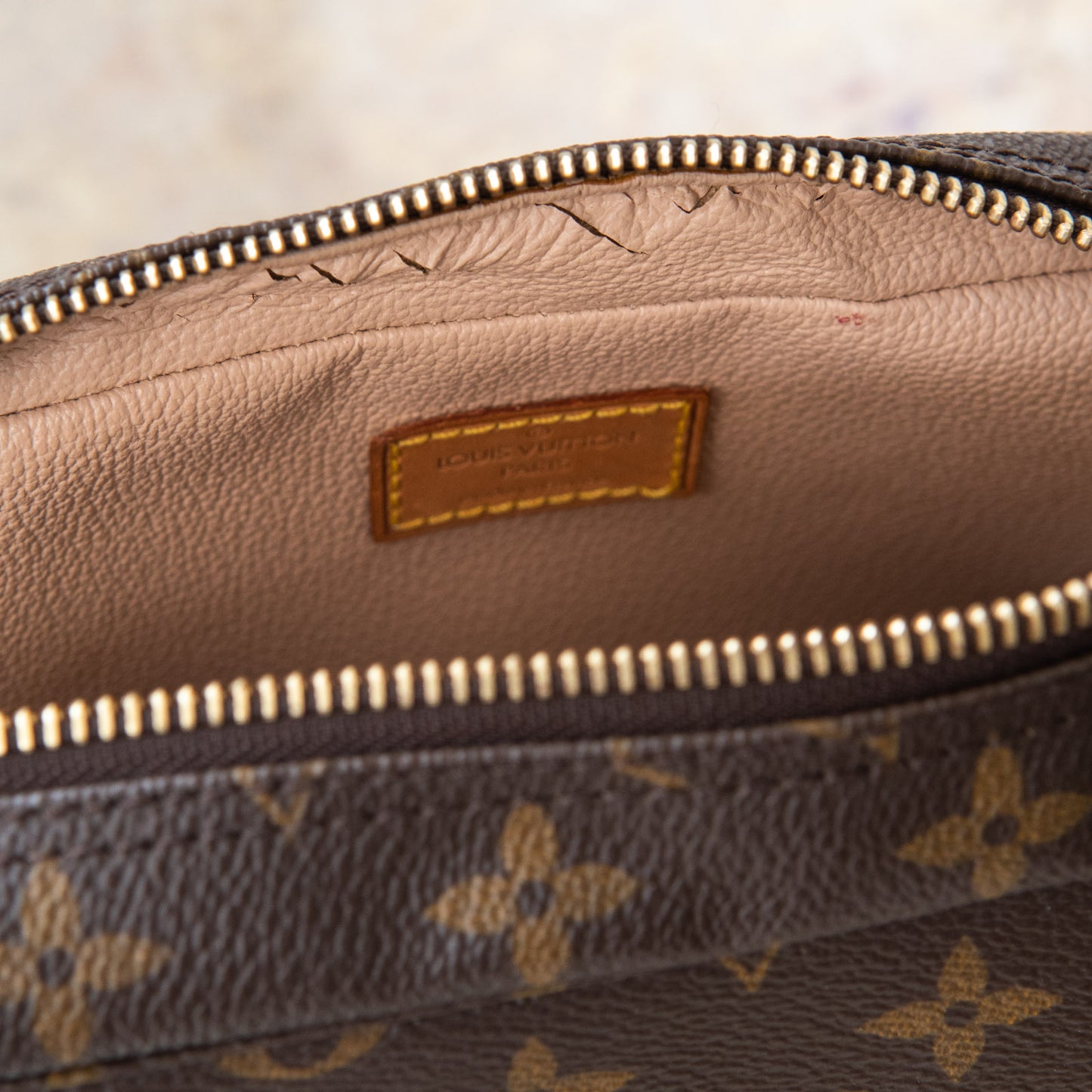 Louis Vuitton Vintage Monogram Trousse 23