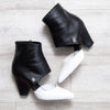 Chanel Black And White Leather Shoes Size 40 - EVEYSPRELOVED