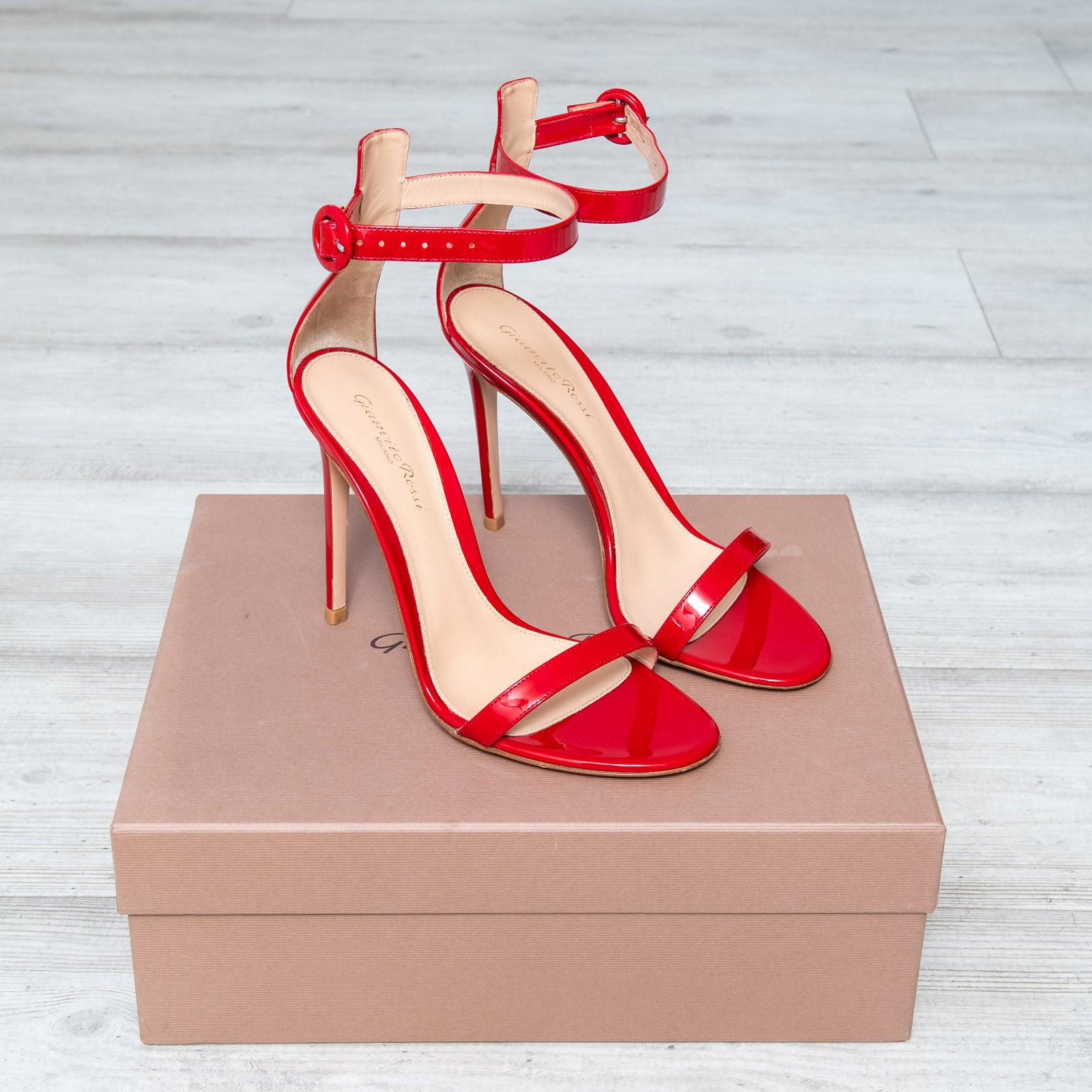 Gianvito Rossi Red Patent Heeled Sandals Size 39.5 EVEYSPRELOVED