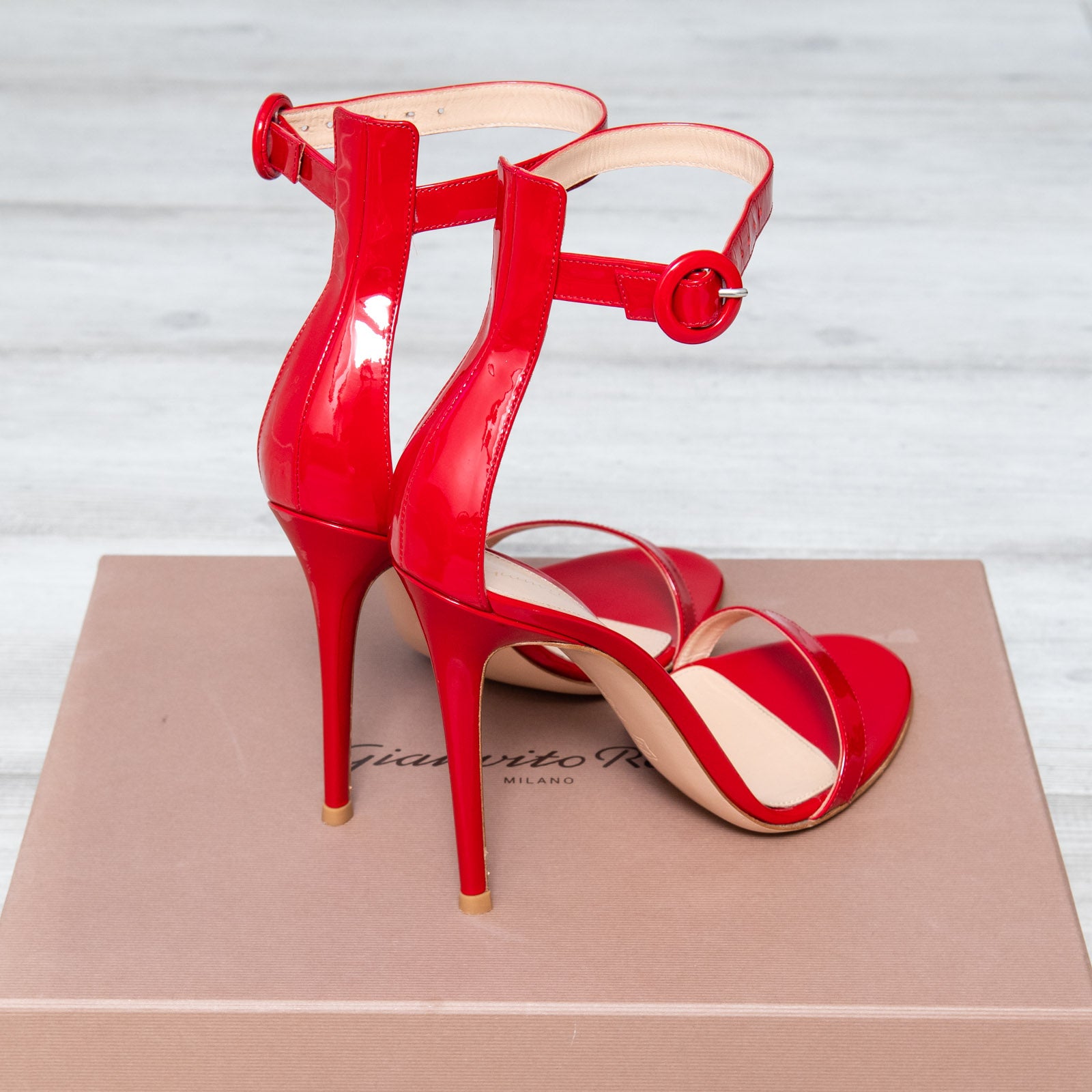 Gianvito Rossi Red Patent Heeled Sandals Size 39.5 EVEYSPRELOVED