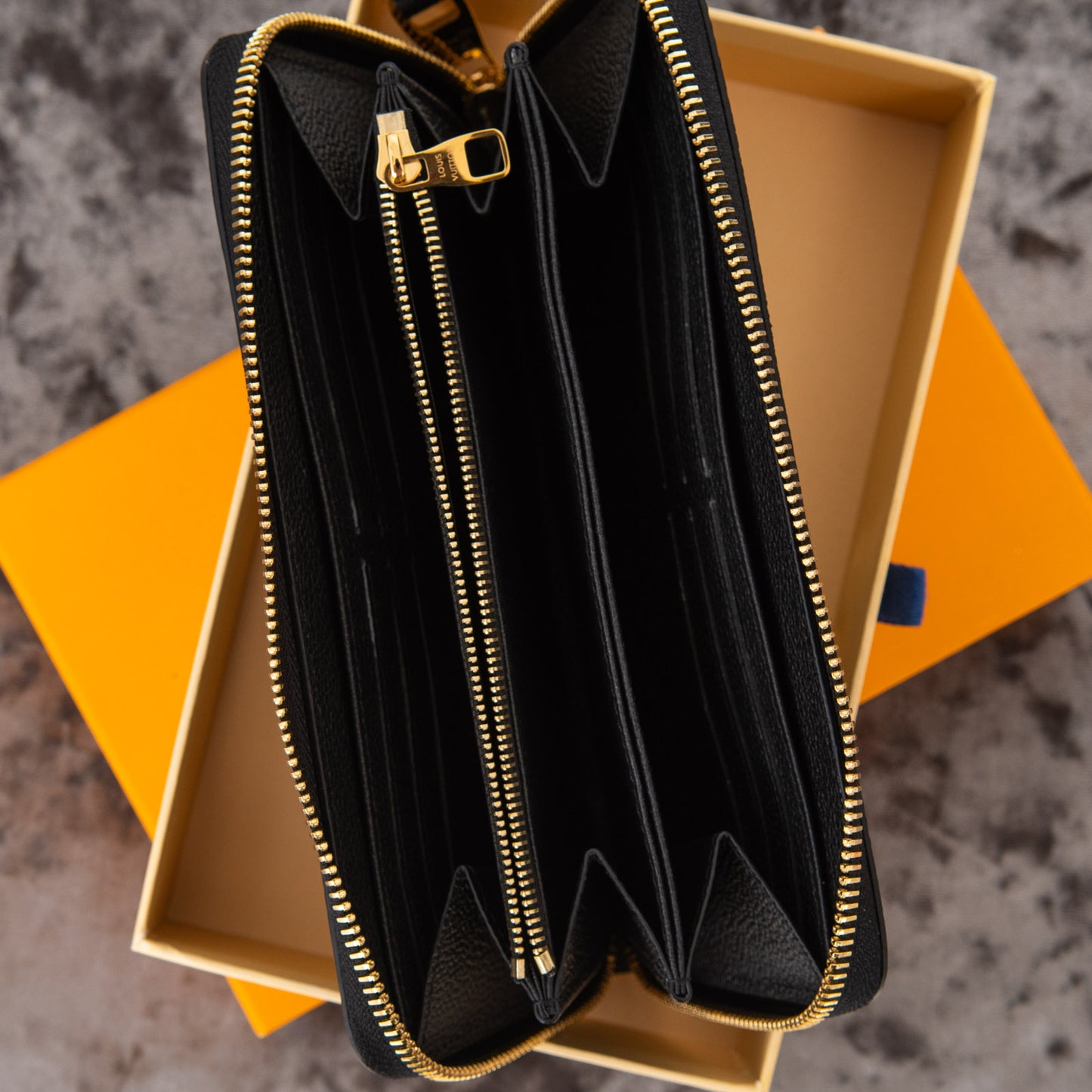 Louis Vuitton Black And Beige Zippy Wallet
