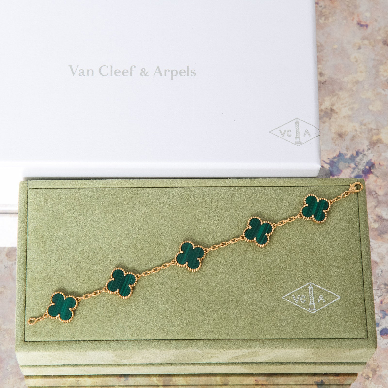 Van cleef sale alhambra green bracelet