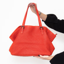  Bottega Veneta Red Intrecciato Woven Nappa Leather Cesta Tote Bag