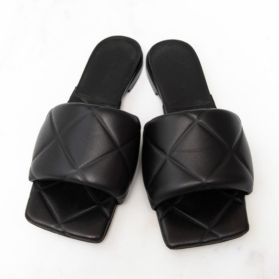 Bottega Veneta  Black Lido Leather Preowned Flat Mules