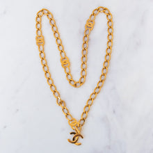  Chanel Vintage Gold Tone Chain Belt