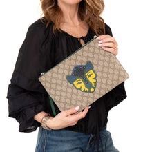  Gucci GG Supreme Pouch With Feline