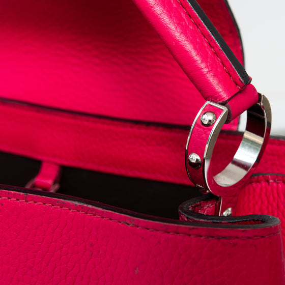Louis Vuitton Capucines MM Fuchsia Taurillon Bag