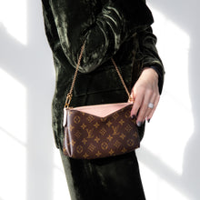  Louis Vuitton Monogram Canvas Rose Poudre Pallas Clutch Bag