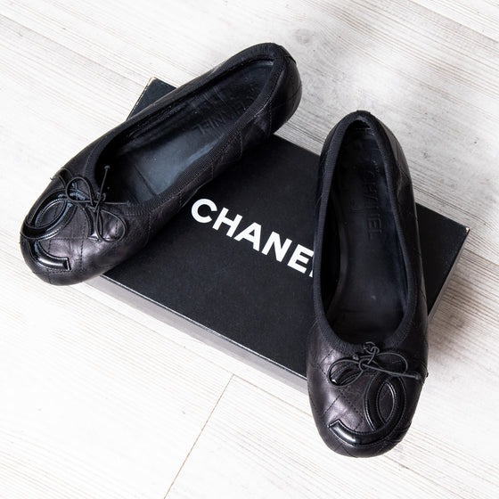 Chanel Black Leather Ballet Pumps