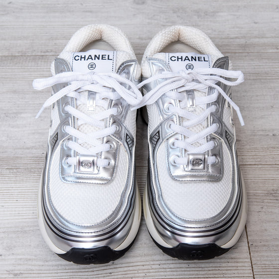 Chanel CC Logo Metallic Silver And White Trainers Size 39 - EVEYSPRELOVED