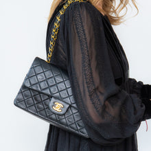  Chanel Vintage Black Medium Classic Double Flap Bag