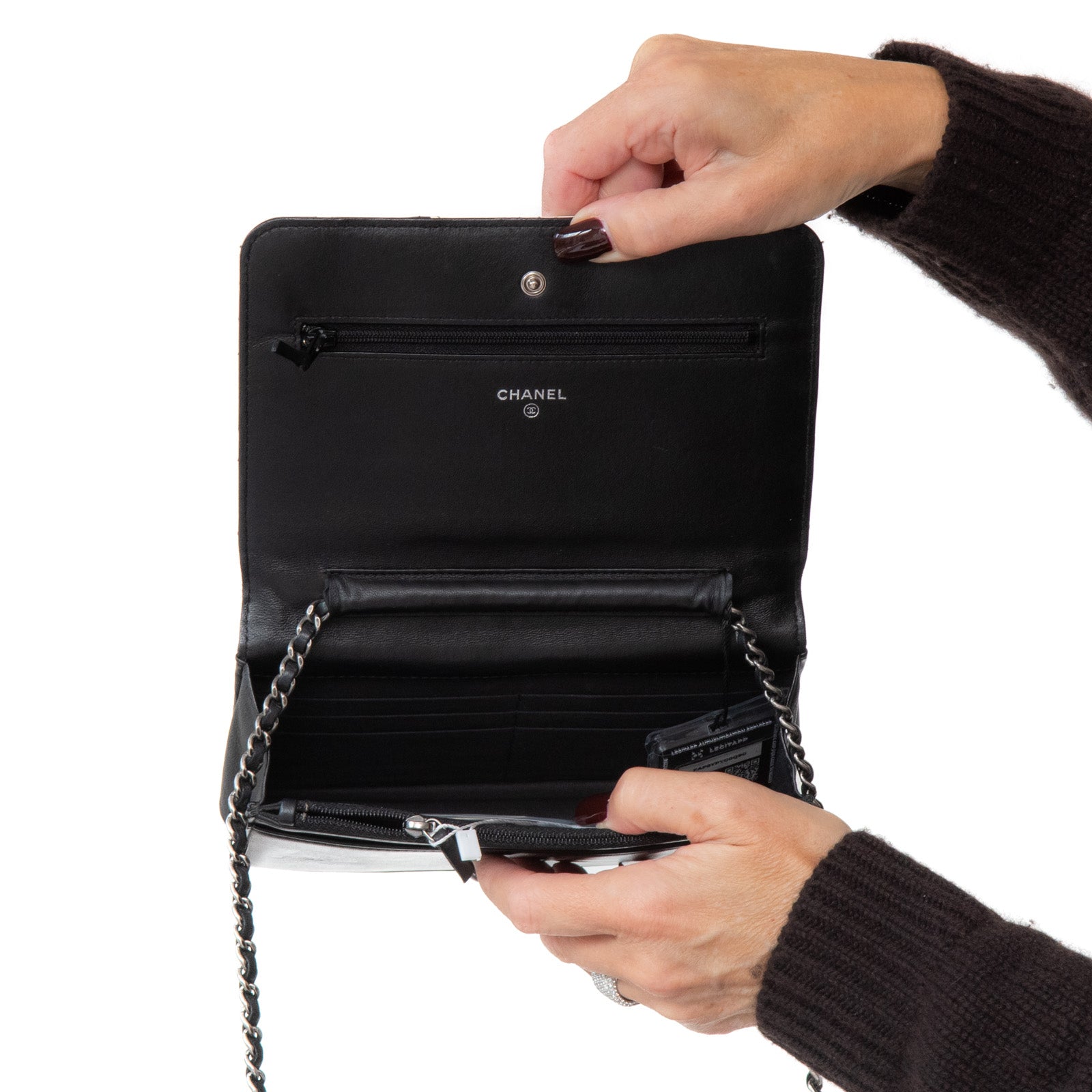 Chanel Black And White Leather Wallet On Chain Bag – EVEYSPRELOVED