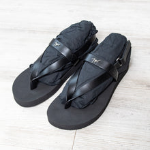  Giuseppe Zanotti Black Leather Thong Sandals Giuseppe Zanotti