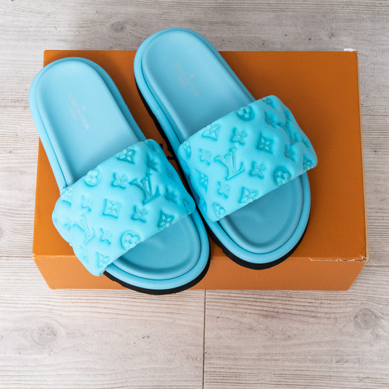 Louis Vuitton Blue Pool Pillow Comfort Mules – EVEYSPRELOVED