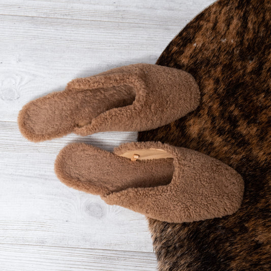 Sleeper Brown Shearling Slippers Size 39 - EVEYSPRELOVED