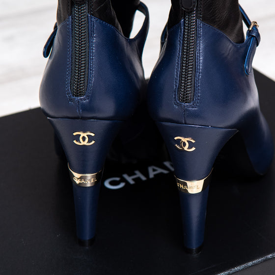 Chanel Black And Blue Leather Ankle Boots Size 40 - EVEYSPRELOVED
