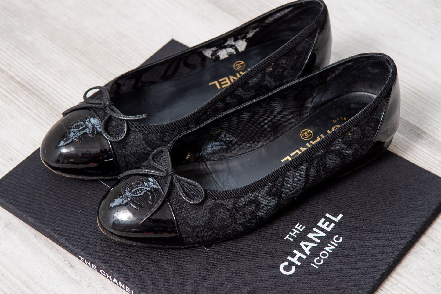 Chanel Black Ballerina Patent Leather And Lace  Pumps Size 38