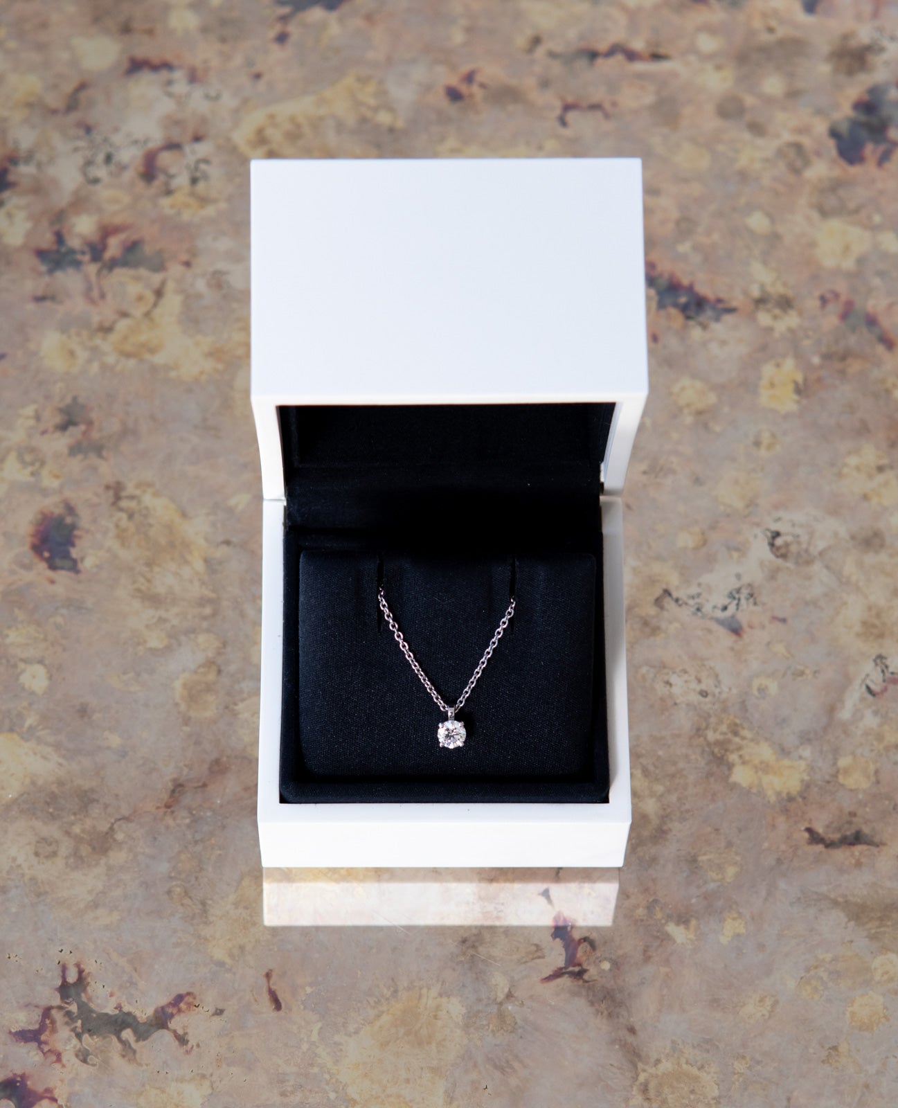 De Beers Classic Round Diamond Pendant Necklace - EVEYSPRELOVED