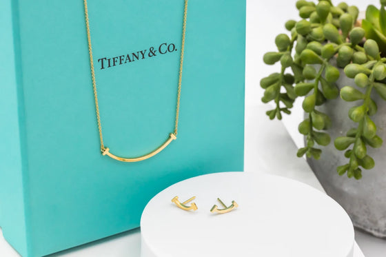 Tiffany & Co Smile Pendant and Earrings Set, Limited Edition in 18ct Yellow Gold